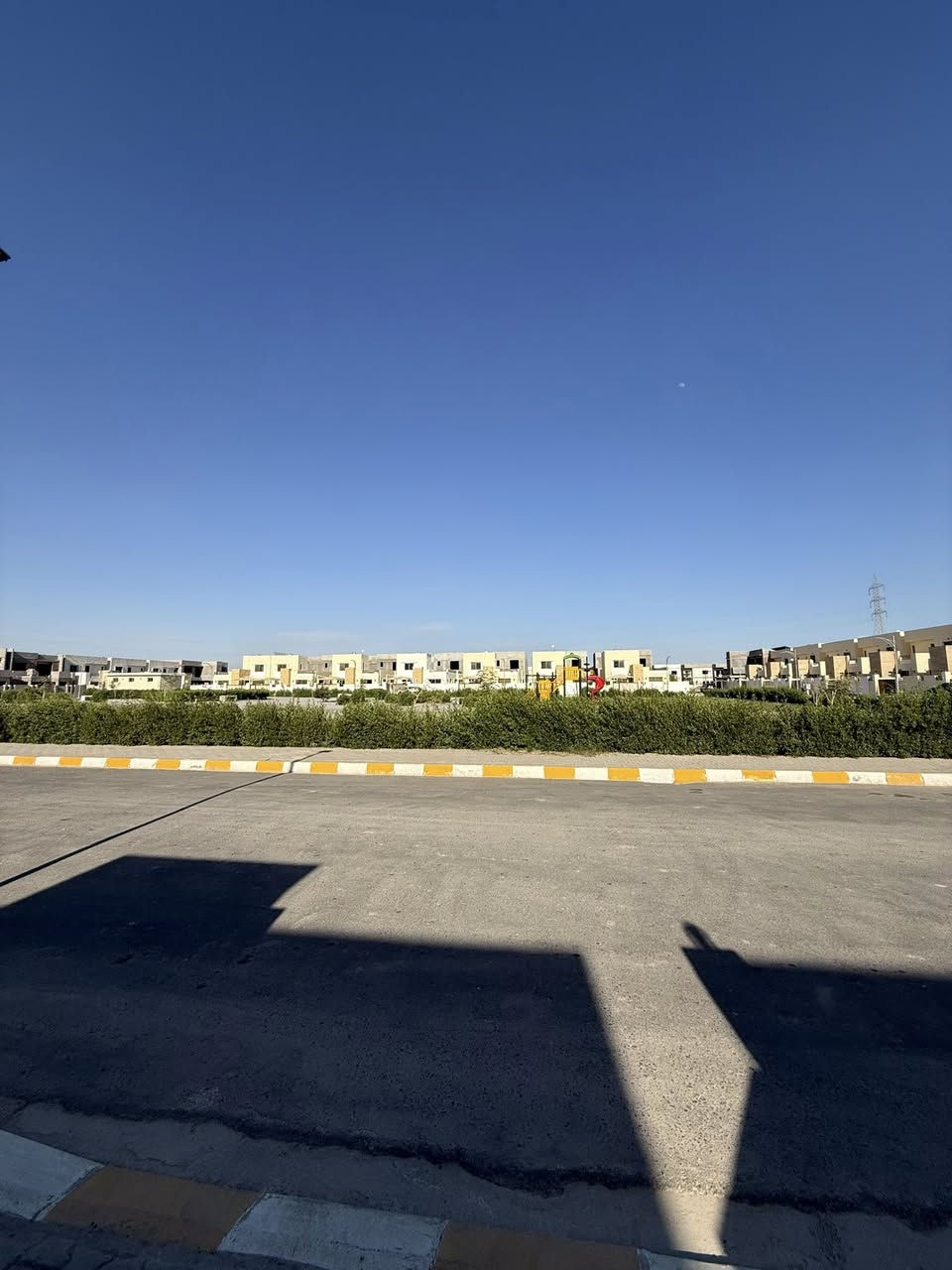 🏠دار للبيع 
مجمع بيتي السكني الزون الثالث
على اكبر حديقة جاهز للسكن
المساحة 200 متر وسويت طابق ثاني
النوع : گاردينيا

المقدمة 65 مليون

دفعة ثانية 14 مليون ونص مليون  شهر الخامس
دفعة ثالثة 14 مليون ونص مليون شهر السابع

شهر الثامن يبلش قسط شهري 795 الف وكل سنة 19 مليون و800

للاستفسار 
***********
***********

مكتب احمد للعقار
