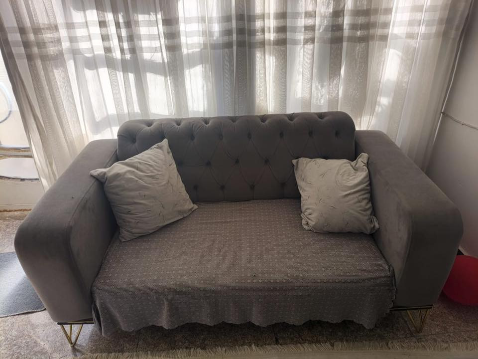 سلام عليكم تخم قلاب نضيف 10مقاعد رايده 450وبي مجال عنواني بغداد حي الجامعه التواصل على الواتساب ***********
