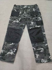 بنطلون جديد • ملابس