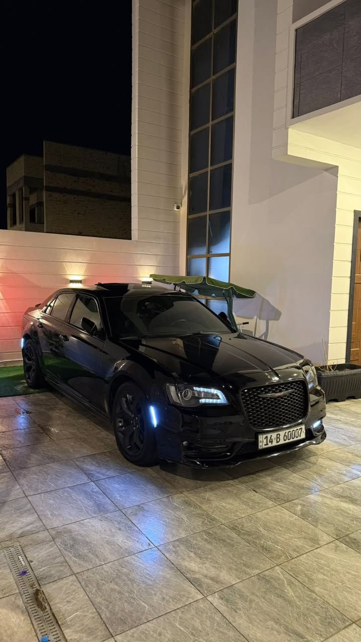 السلام عليكم 
كرايسلر 300 S
اوباما 
 اصل 2021
وارد امريكي 
بيها تقرير غرق 10‎%
و جاملغ امامي ايمن كلير امريكا 
و جاملغ خلفي ايسر صبغ هنا صار بالعراق ‎
فول مواصفات 
فتحه بانوراما 
دبل لحيه 
حساسات امامية
حساسات خلفية  
سيارة مكينة 5.7 هيمي
ماشية 70 كيلو متر حقيقي بلادي 
تو ويل بلادي 
كار بلي اندرويد اوتو 
تدفئة و تبريد المقاعد 
سستم سماعات Alpine 🔊 
تشغيل عن بعد 
سيارة ستوك ما ملعوب بيها بدون تزويد 
بيها الكير مفتوح اثر الغرق و مكينه مبدل سيت بطالها 
رقم بصرة مميز 
السعر 255 وبيها مجال 
 مكان السيارة البصرة الحكيمية 
الاستفسار ***********
