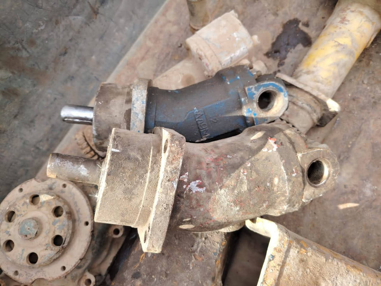 بعون الله تم افتتاح كراج خضر الحاج مروان الشريفي لبيع وشراء كافة انواع المجاميع والدناكير والسبرناكات مستعدون لشراء كافه الدناكير
العنوان موصل صناعه وادي عكاب قرب جامع بنات النجفي ومن الله التوفيق 
*********** اسيا 
***********  كورك
