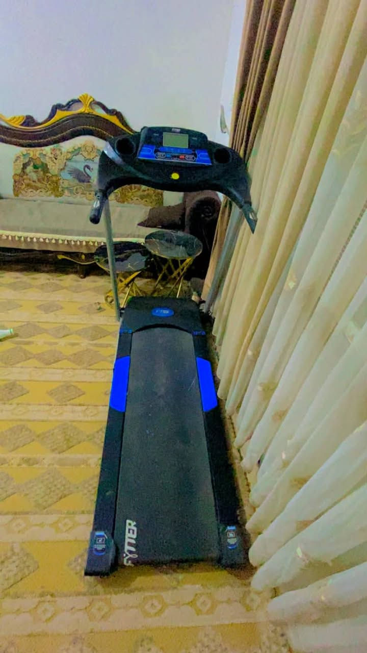 جهاز جري مستعمل قليل  جهاز كلشي مابي سرعته 100 بي قياس لنبضات لقلب ومده جري لجريته انت ومكفول لجهازز ولله العضيم لتواصل على رقم *********** او مراسله لصفحه
