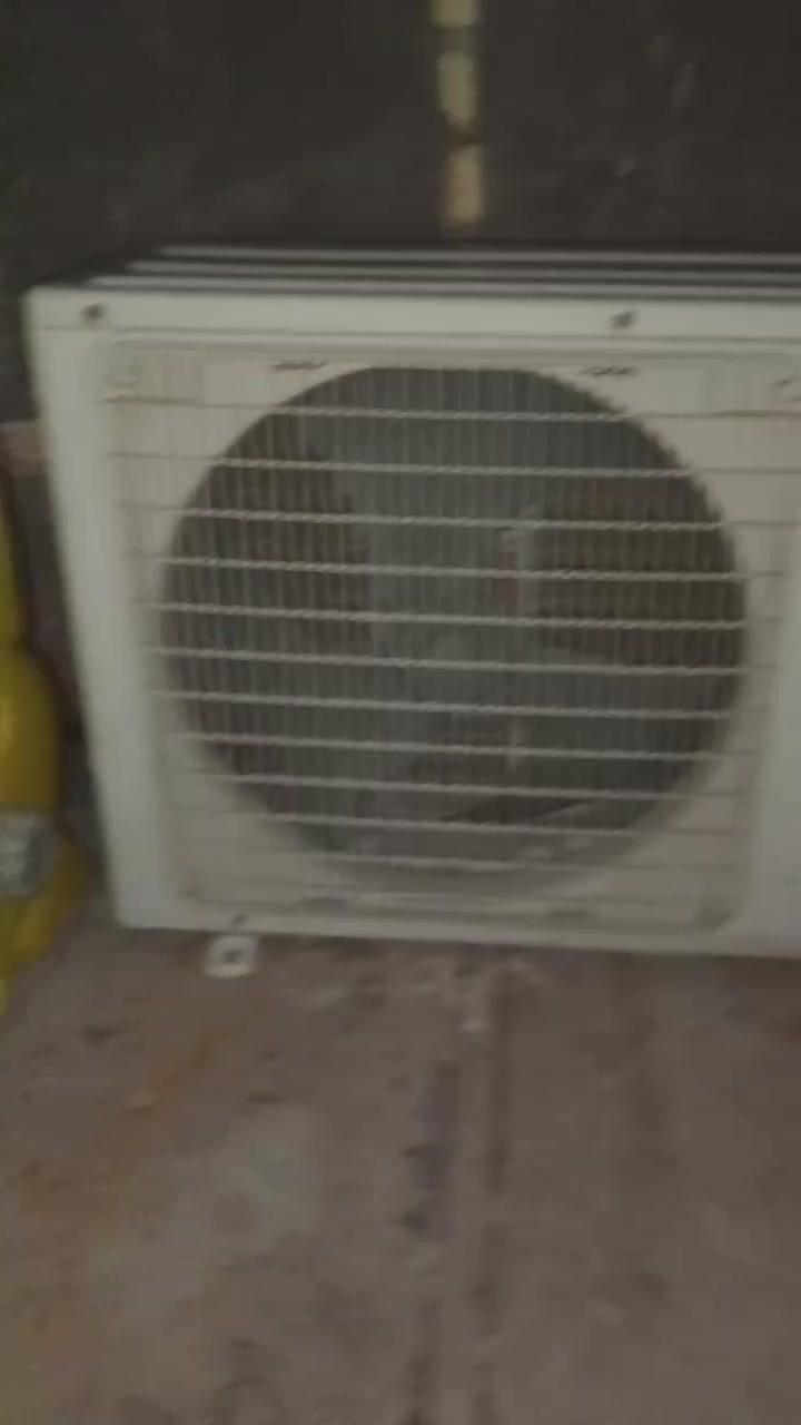 سبلت مستعمل جديد فول نضافه  طن ونص شغال كل شي مابي السعر 140بي مجال القليل كلش ***********وساب شريحه موجود
