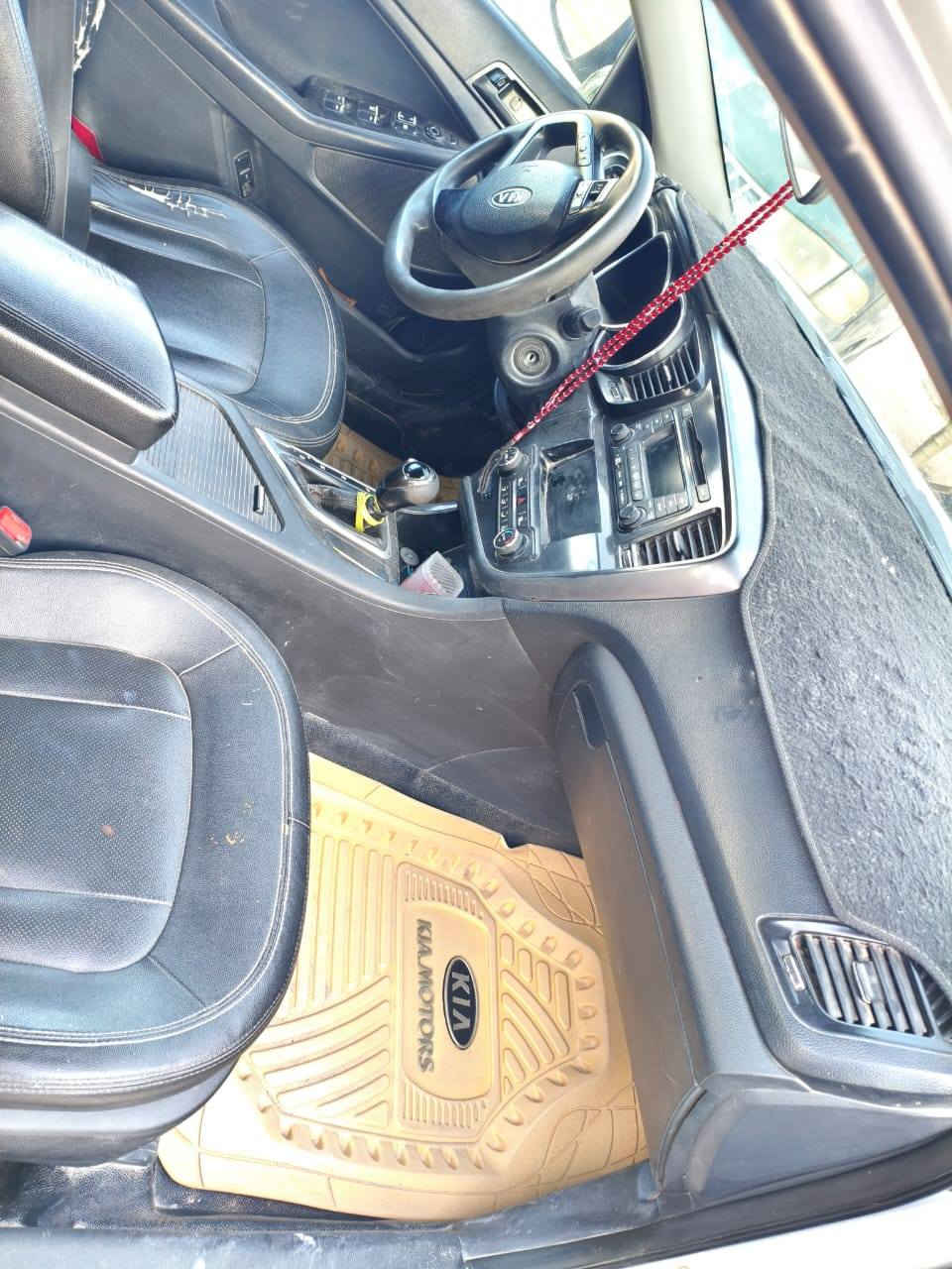 اوبتما موديل 2011 وارد كندي
جارده بيهه دحجة ستوته بالباب الخلفي 
وقطعتين تبديل باب السايق وجاملغ الامامي اثر دحجات السعر 87مكاني النجف رقم تليفون ***********
