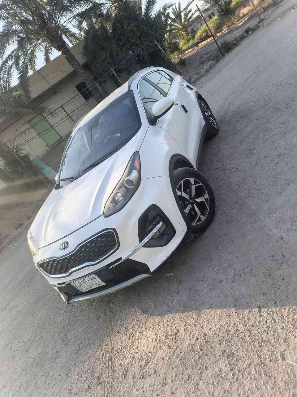 سبورتج 2020 وارد أمريكي صورة الحادث مرفق بالمنشور مواصفات AWD محرك 2400 رادار تحكم ستيرن مثبت سرعه حساسات اماميه وخلفيه المواصفات معروفه بهاي الفئه 
ومراوس حسب القناعه 
السعر 165 وبيه مجال 
للتواصل واتساب ***********
 مكان السياره بغداد الشعله
