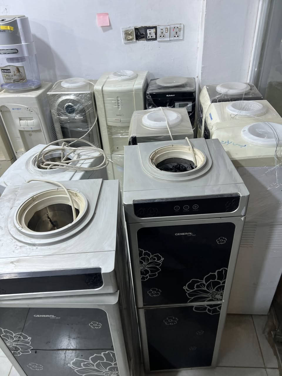 براد ماء بالة اوربية وشمالية انواع مختلفة
العنوان  التحرير مجاور منفذ اسطنبول 🤩

يوجد توصيل ***********

معرض ومزاد البيت 🤩
