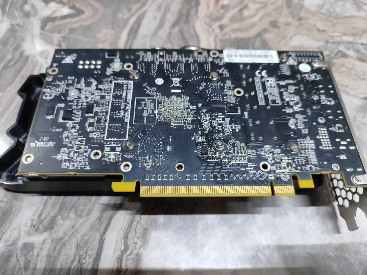 متوفر كرت  RX580 8G  نسخة SP
نظافة 90/100 كلش نظيف 

سعرة 95 وبي مجال بسيط 

متوفر توصيل كافة محافظات العراق


**إذا كنت صاحب هذا الإعلان وتريد حذفه لأي سبب، رجاءا أرسل رسالة إلى الدعم الفني**