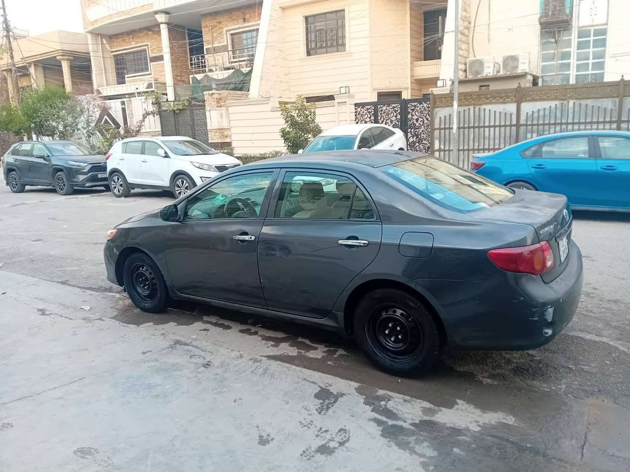 السلام عليكم 🤚  مكلف بلنشر اخوان
كورلا موديل 2009  امريكيه  بيها قطع صبع بدون دواخل كير مكينه خير وبركه تدفئه تبريد تخم تاير صدر امامي وخلفي لوك داخلها نضيف كلش البدي جارد السياره جاهزه على اخر حبايه 
وفديو توضيحي لخارج السياره مع الصور مكاني حي الجهاد الضباط السعر 83 وبيها مجال بسيط ,***********
