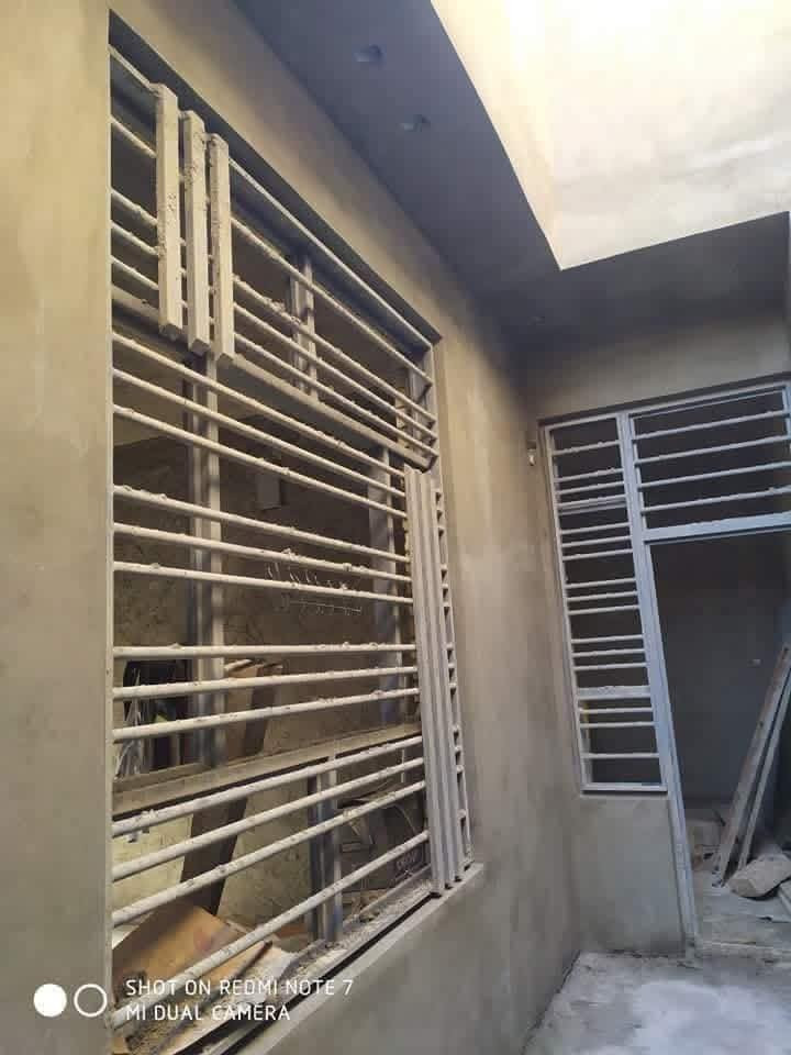 خلفه مبيضجي لباخ متفرغ حاليا
لبخ جص . بورك . سمنت 

لط داخل وخارج . . لبخ واجهات 

درجة اولى نشتغل مقطوعه وعالمتر  وع يوميه  غير متواجد ع فيس الخاص مغلق  هذا رقمي ***********
