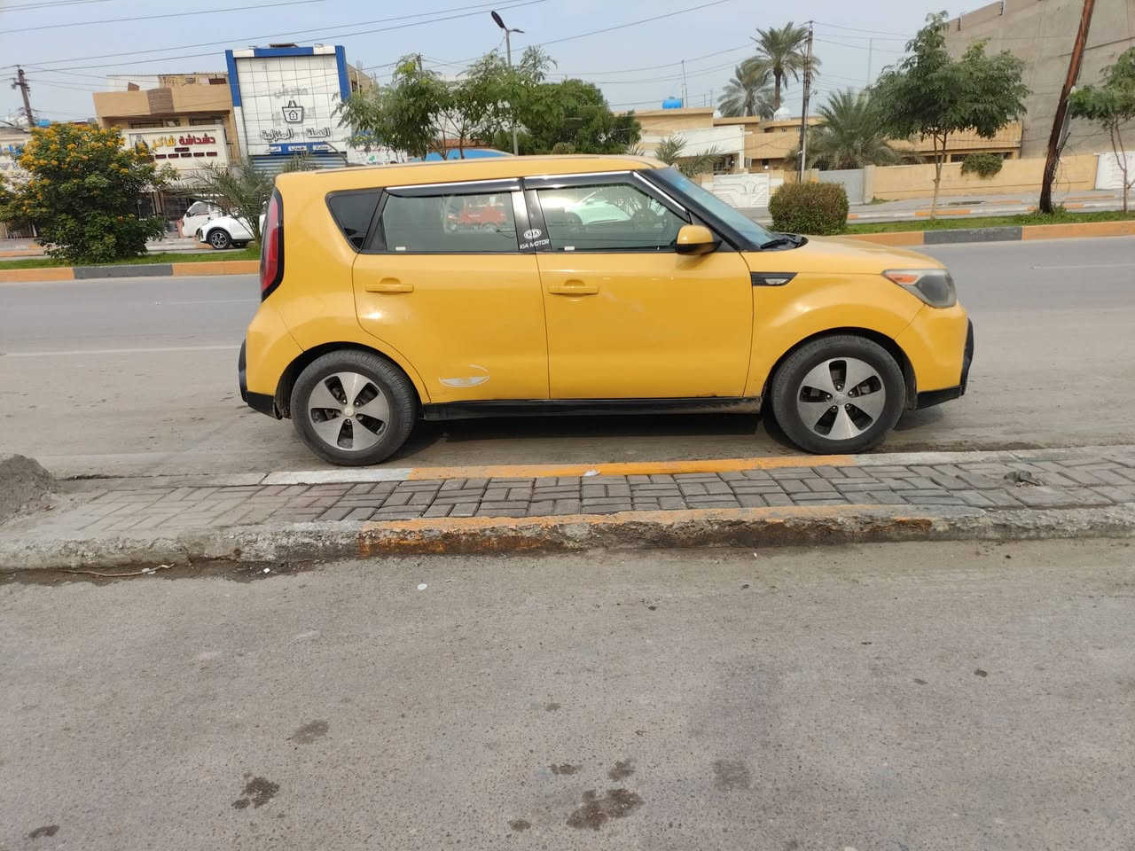 كيا صول موديل 2014 رقم بغداد انكليزي   ماشيه  79 بأسمي تحويل ثاني يوم مصفرة هيئة وغرامه وبحث  مكانها بغداد  محرك 1600 جي دي اي تبريد شغال جاهز للبيع  حادث جاملغ الايمن   *********** سعر 95 وبيها مجال
