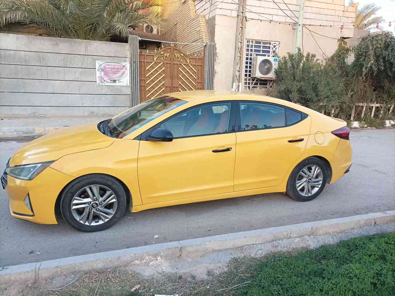 السلام عليكم النتره ١٩ وارد امريكي حادثة بنيد بدون دواخل فقط والباقي ليبر واحد رقم  بغداد وبسمي مصفره غرامات وهيئه مكينه وكير اي تي مكفول مكاني كربلاء المقدسة السعر ١٣٠ وبيع مجال موبايل ***********  ***********
