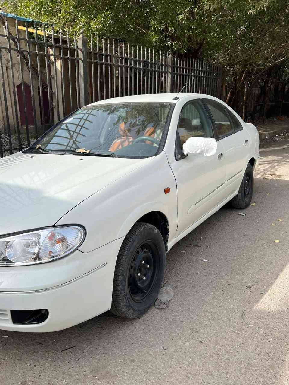 السلام عليكم
نيسان سني ٢٠٠٣ كير عادي محرك ١٦٠٠ قبق اسود مصبوغة عام السعر ٦٥ وبيهة مجال قليل غير متواجد على الفيس ***********
