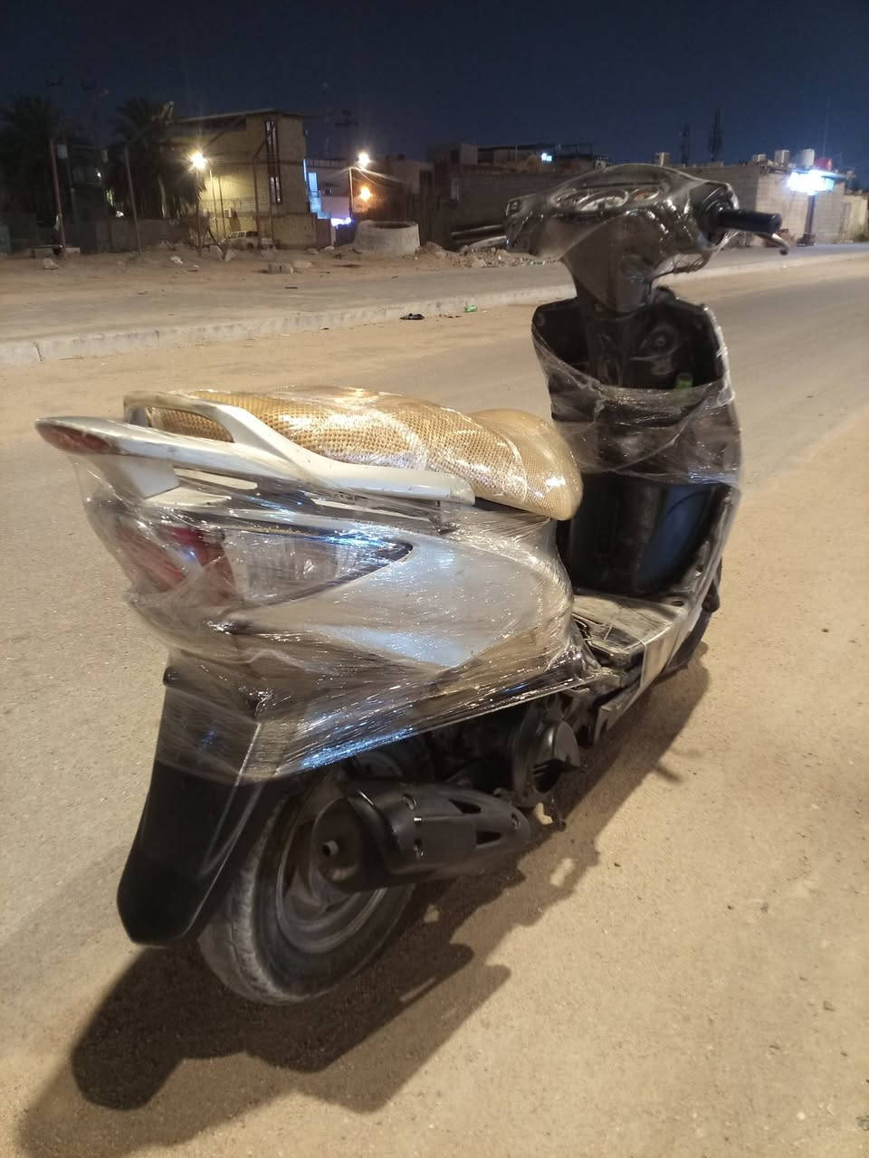 سلام عليكم درجة كامكو ياباني دراجه جاهزه مكينه ناعمه كهربايات كلها شغاله يرادله بس باتري تايرات جدد دبلات دراجه كلش سريع نهضه قويه سعره 300 بيه مجال مكاني بصره المعقل ***********
