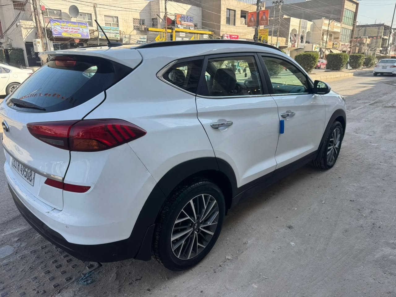 توكسان خليجي
٢٠٢٠
فول مواصفات 
بصمه
بانوراما 
كشنات جلد
شاشه كبيره 
لايت 5 عدسات 
حساسات 
فول تحكمات 
ويل كب 
بيها صبغ جاملغ خلفي ونص بنيد 
لغد شواصي كفاله
محرك كير صدر مكفولات بدون فتح 
السياره رقم بغداد باسمي تحويل مباشر 
العسر 174
*********** 
بغداد حي جهاد
