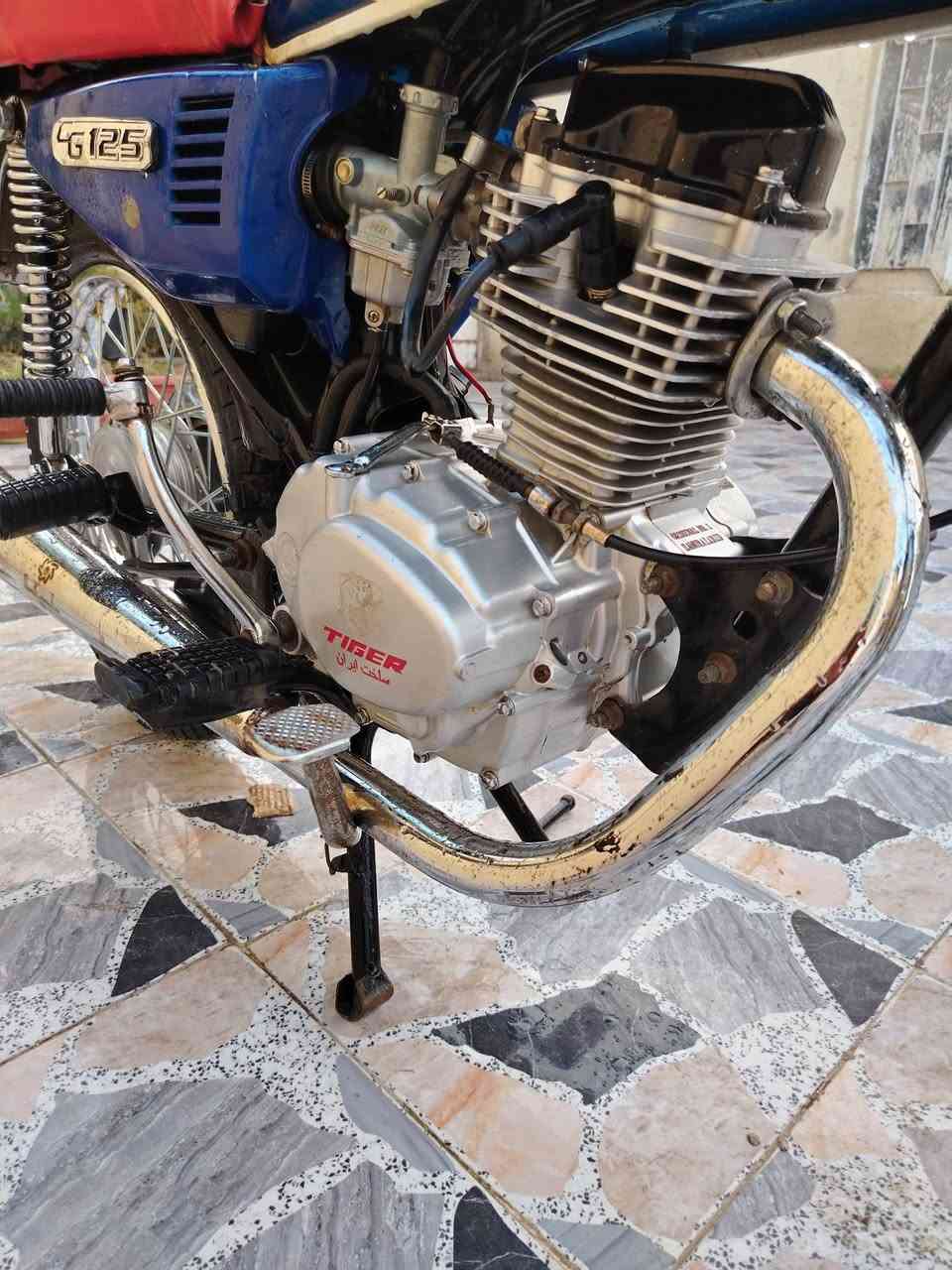 السلام عليكم دراجه للبيع تايجر موديل 21 اوراق استنساخ السعر 450 مكاني نجف حريه///***********
