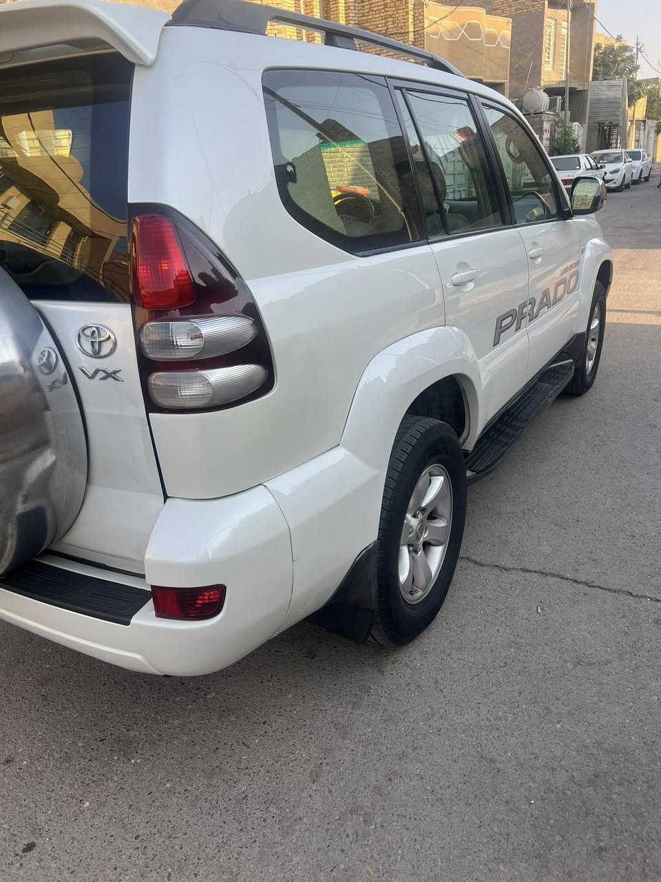 السلام عليكم للبيع او مراوس حسب القناعه برادو موديل ٢٠٠٩ خليجي مكفوله والسونار موجود بلمنشور مكينه ٦ سلندر ٤٠٠٠ عله وضع الشركه مامفتوحه دبل تانكي ثلاجه جاهزه السياره من كلشي مكان السياره واسط الكوت مركز المدينه السعر ١٨٥ للأستفسار ***********
