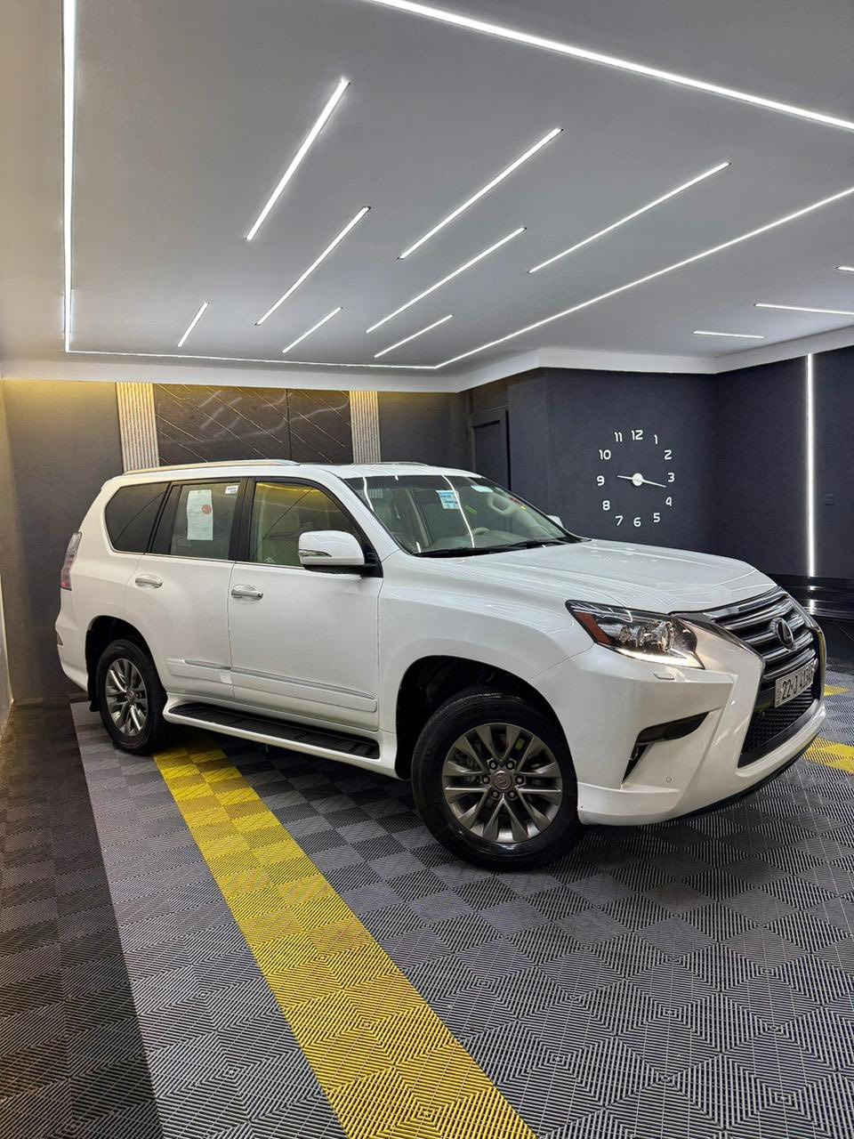 ﷽
LEXUS GX460 2017
▫️ليگزسGX460 موديل 2017 فول مواصفات ١/١
~~~~~~~~~~~~~~~~~~~~~~~~~~~~~~~
مكان🌇: سليماني                     سعر💵:308$🔐
تليفون☎️:*********** ::: ***********
~~~~~~~~~~~~~~~~~~~~~~~~~~~~~~~
▫️محرك V8 4.6L تمانية سلندر
🔹گير و محرك بشرط مامفتوح 📦
🔹بدون صوت و بدون صرف و خلل بشرط فحص
🔹ماشية 77 الف حقيقي بشرط
🔹سيارة جديد كل على وضع بيلادي جديد 📦📦

▫️سيارة جديد جديد
🔹مابي بارد مابي شخوت مابي رصعات 
🔹بيها (( بص واحد جملغ كلير )) بدون داخل بشرط
🔹سيارة جديد حيل حيلوة جديد

▫️مواصفات فول مواصفات
( بصمة - فتحة -  - رادار - داخل بيجي - جگات تسعد و تنزل - كشن جلد - كشن تتفيئة و تبريد - كشن و ستيرن خزن - كشن VIP - ستيرن هيتر - تبريد مركزي - نيزامي ئيكو و سپورت - ٧ راكب - حصاص أمامي و خلفي - مراي شفت - بغاغ لايت - ليد - زينون - بعد هواي مواصفات )

◽️محرك كير  بشرط مامفتوح
سياره حيل نظيفه كلشي علي بلاد لوك
بسميً السنويه بشرط تحويل و خرامه
سياره مابيها دينار مصرف كامل من كل نواحي

◽️نظافه ١٠٠٪؜ كامل سيرفس بدون نقص و بدون مصرف سياره اي نقص مابيها 
4 أيطارات جديدة تحتها 
تاير و ويل بيلادي شريكه 

نفسي يوم /تحويل و كاله حاظر
مكان / داخل سليمانيه🌆
