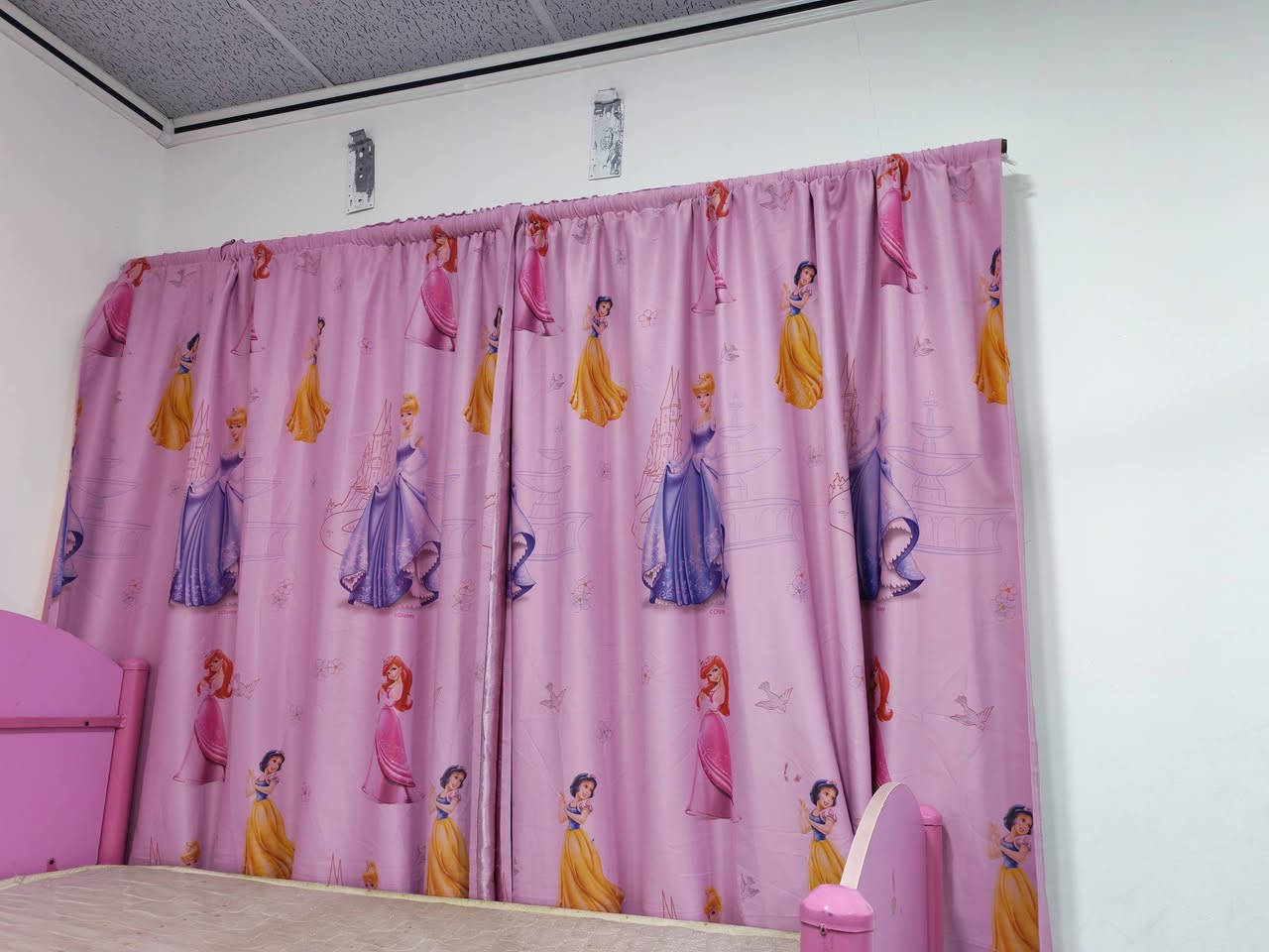 بردات تخت طابقين دوشكين
للبيع ب 75 تواصل عل واتساب ***********
