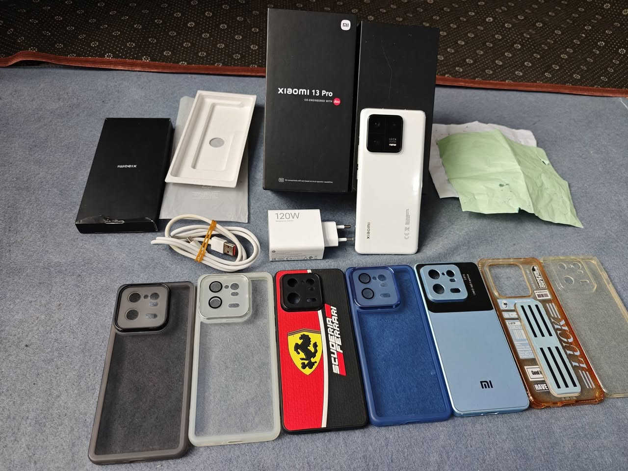 #السعر 490 الف
جهاز للبيع Xiaomi 13 pro
شاومي 13 برو 
الفئة العليا بدون حرف T
 (عملاق شاومي الي نزل بـ2023
الجهاز مواصفاته عالية معروفة شوفوها بالنت اذكر الكم جزء منها)
- الذاكرة 512 كيكا الرام 12 ويتوسع من النظام 12+16 يصير الرام 28
- معالج الجهاز Snapdragon 8 Gen 2
- البطارية 4820 شحن 120 واط سريع جدا 💥 بربع ساعة يشحن من الـ 0 لـ 80
- اول جهاز بشاومي يحمل كامرة لايكا الالمانية  العملاقة بالتصوير⚡ ثلاث كامرات 50 ميكا وعزل البورترية بيها عالمي 
-  دبل سيم كارت والشاشة 120 هرتز بدقة +WQHD و يشغل الالعاب باعلى دقة منها لعبة البوبجي 120 فريم 
- 🟥 الجهاز استخدامي شخصي ونظيف جدا بنسبة 100% وبي مجال قليل واني اشتريته #بمليون و 100 حتى وصل الشراء موجود ويا
و كامل ملحقات شاحنته الاصلية وكيبل الاصلي نفسهم الي اجن بالكارتون + ويا 7 كفرات هدية
-  العنوان كركوك حي العسكري رقمي ***********
