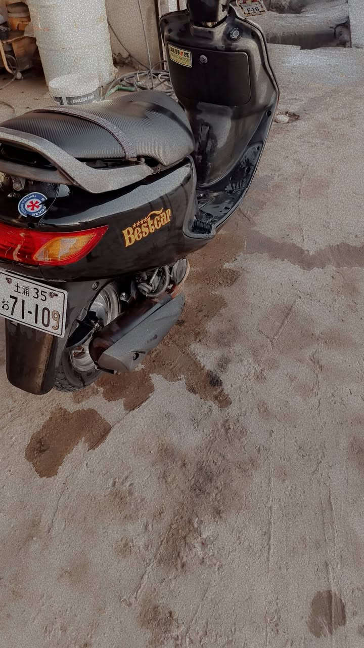 السلام عليكم دراجه فراشه للبيع الدراجه نظيفه كل شيء بيها شغال  السعر 475 وبيها مجال مكاني نجف كوفه الشراي يتصل ***********
