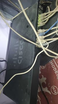 هاب ربط حسابات النوعيه Cisco يربط 24 حاسبه للبيع  السعر 250 وبي مجال م...