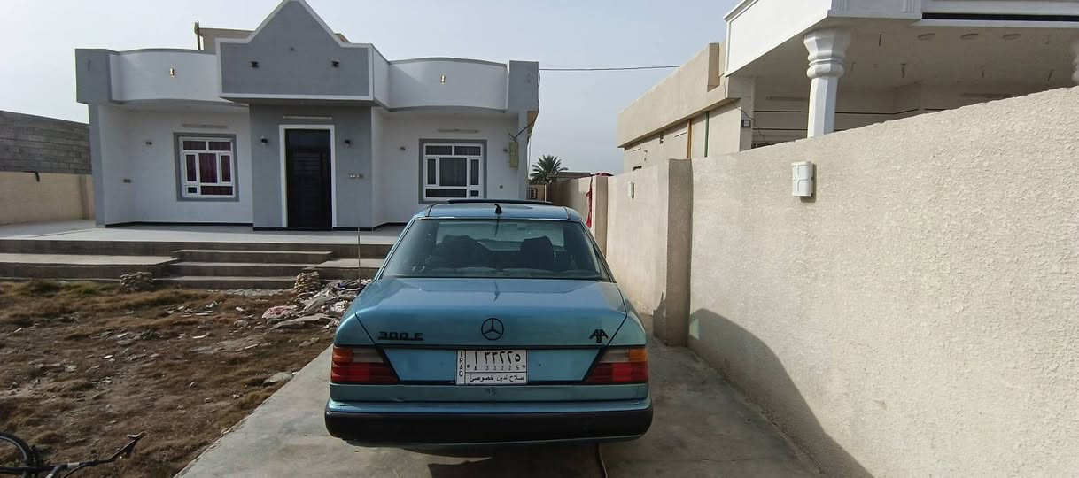 السلام عليكم
مارسيدس 1990 بيها تصليح بسيط بقاعده
كير مكينه بطه كفاله من الضرر والتبديل
تدفئه تبريد كهربائيات كلها شغاله 
سنتر لوك شغال تحويل مباشر 
السعر٤٨  صلاح الدين بلد
***********
