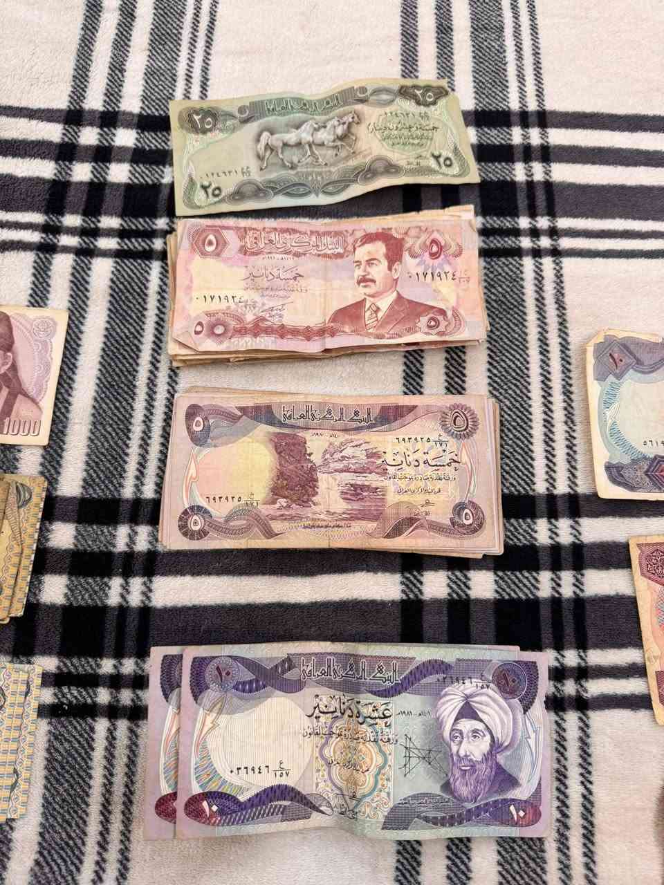 عندي هاي العمل العراقيه 3 قطع اصدار 58 والباقي 80 و84 و92 واكو قطعه اعتقد كوريه


**إذا كنت صاحب هذا الإعلان وتريد حذفه لأي سبب، رجاءا أرسل رسالة إلى الدعم الفني**