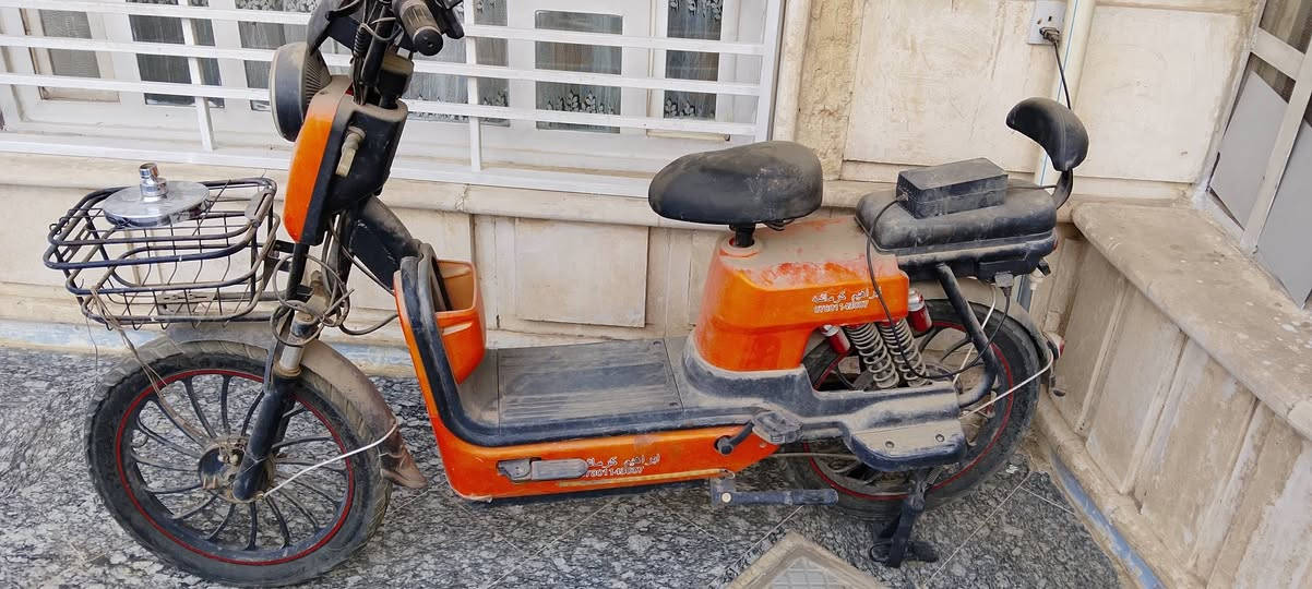 السلام عليكم دراجه شحن للبيع
واير السكليتر مكطوع مكاني بغداد السيديه 
***********⚡
قيمها واخذها 💯
