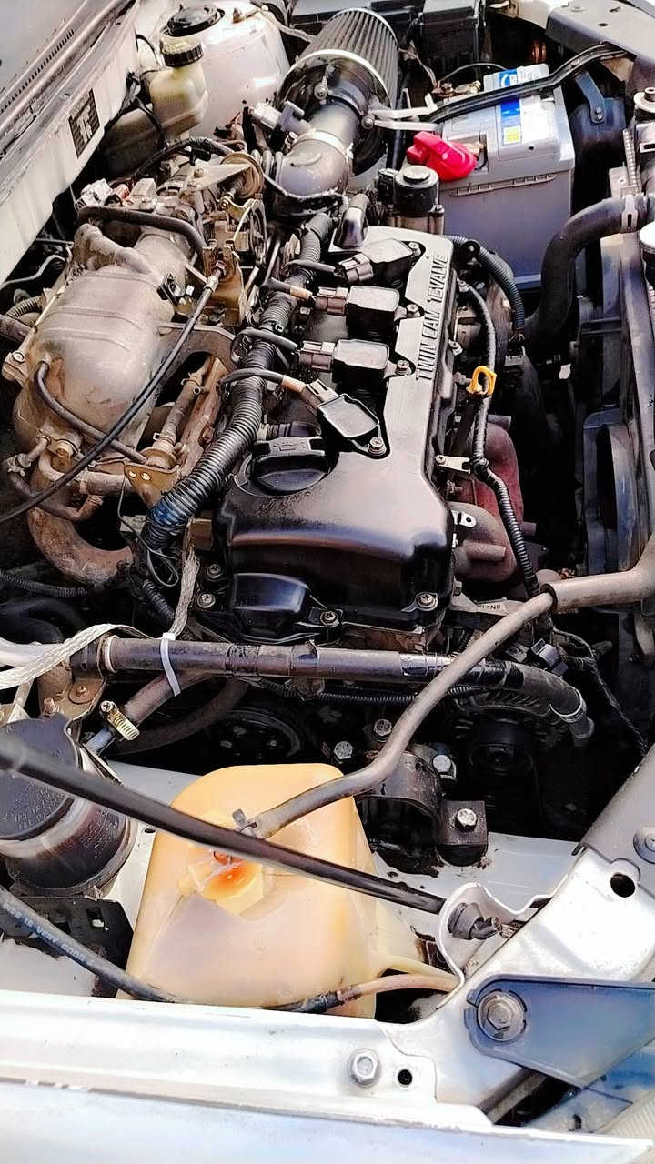 السلام عليكم اعادة النشر بسبب الوعود  ام كراند C7موديل ٢٠١٣ رقم بغداد انكليزي مكفوله من الحادث والتبديل والصبغ فقط هلالات الخلفيه معمره ومرشوشه محوره كير ومكينه نيسان 1800 جدد صدر امامي خلفي جديد داخل كلش جديد السياره ماشيه ٨١ الف حقيقي تحوير درجه اولى دايم شفتات بلاد  السعر ٦٥ بيع او مراوس بتكسي حسب القناعه  
***********.  مكان السياره بغداد العبيدي
