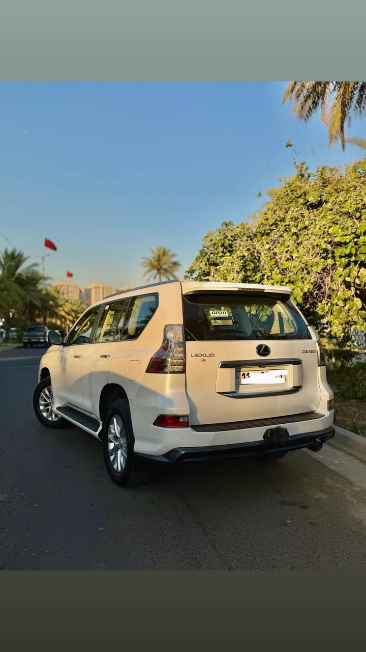سلام عليكم للبيع Lexus GX460برادو 2020 فول موصفات خليجي ومعروفه موصفاتها رقم بغداد  تحويل ثاني يوم سياره نضيفه كلش وجديده ماشيه 52 الف بيها صبغ فقط بنيد 

السعر 42،000$ وبيها مجال 
للاستفسار اتصال *********** وبي وتساب
