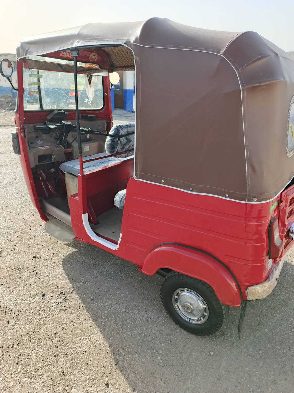 تكتك موديل 17 شهر 12
رقم وسنويه تحويل ثاني يوم
مصبوغة جمالية دوسات معمره
مكينه 20 مجفته 
***********
