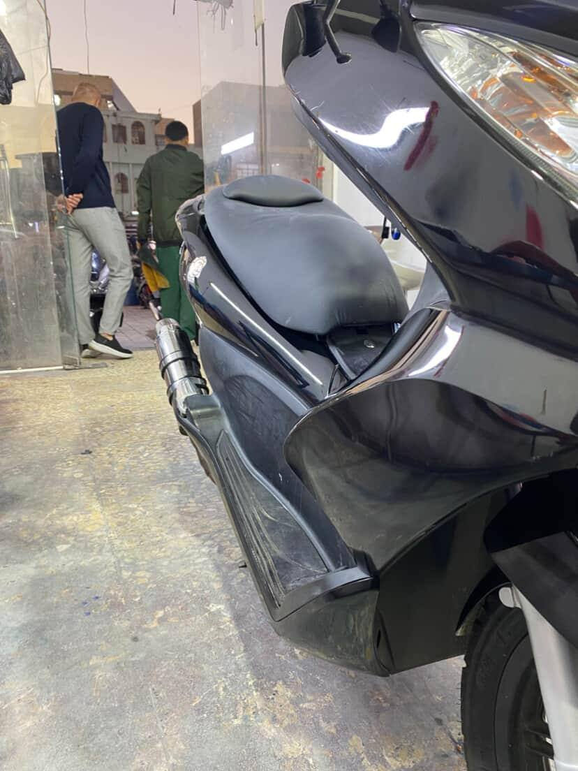 سلام عليكم دراجة بيسي اكس جيل اول ياباني اصلي مكينة 125 دراجة بعدهي زيرو ماشية 14 الف صار 40 يوم من نزلتهة من الرنبة حساسات كلهة شغالة كلوبات كلهة شغالة بيهة صالنصة رياضي بلادي يابانية 4 قطع ما بيهة نقص برغي دراجة جديدة كلش السعر *********** متواجد واتساب وتصال وتدلل
