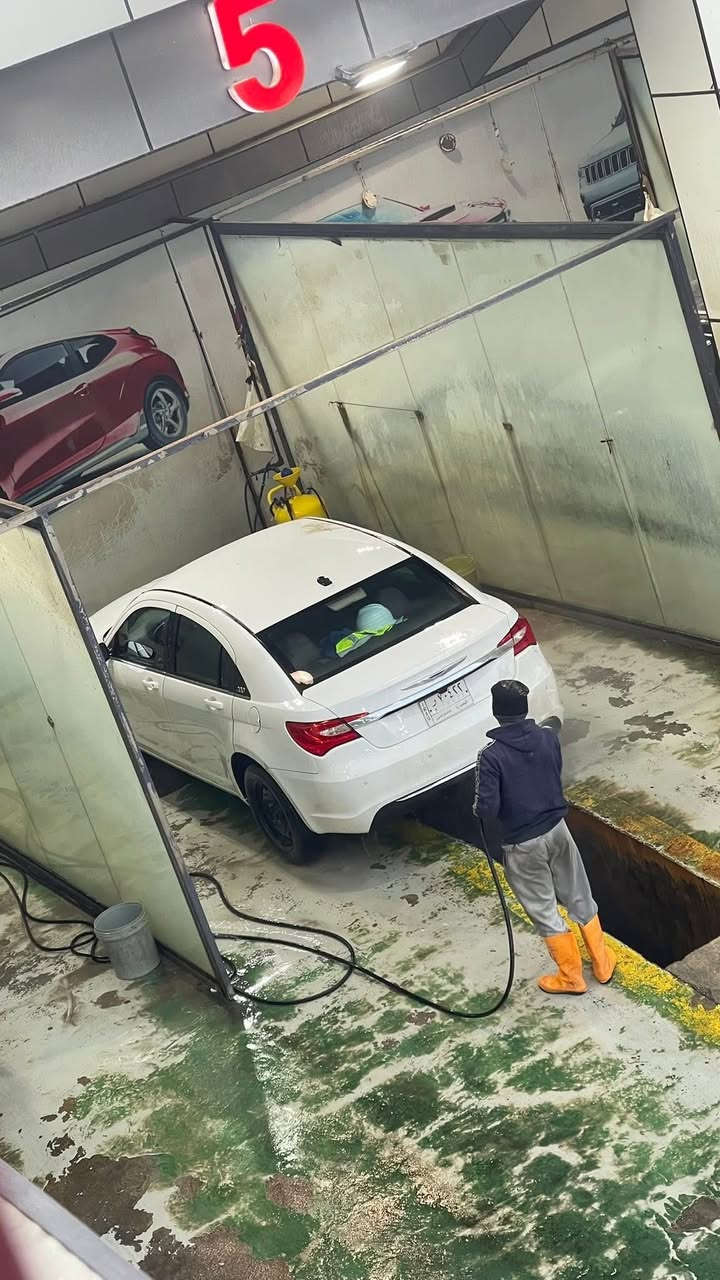 � للبيع كرايسلر C200 موديل 2013 🚗

سيارة نظيفة وحالتها جيدة، مكينة 2400، ومركب عليها منظومة غاز (خطين) تشتغل على البنزين والغاز، اقتصادية بالاستهلاك ومناسبة للمشاوير اليومية.

✅ موديل 2013
✅ محرك 2400
✅ منظومة غاز شغالة
✅ تشتغل على البنزين والغاز
✅ السيارة نظيفة بشكل عام

⚠️ الملاحظة الوحيدة: تحتاج كمبريسر تبريد للمكيف، عطل من السنة الماضية ولحد الآن ما مسويه.

💰 السعر المطلوب: 70
📞 للتواصل: ***********
