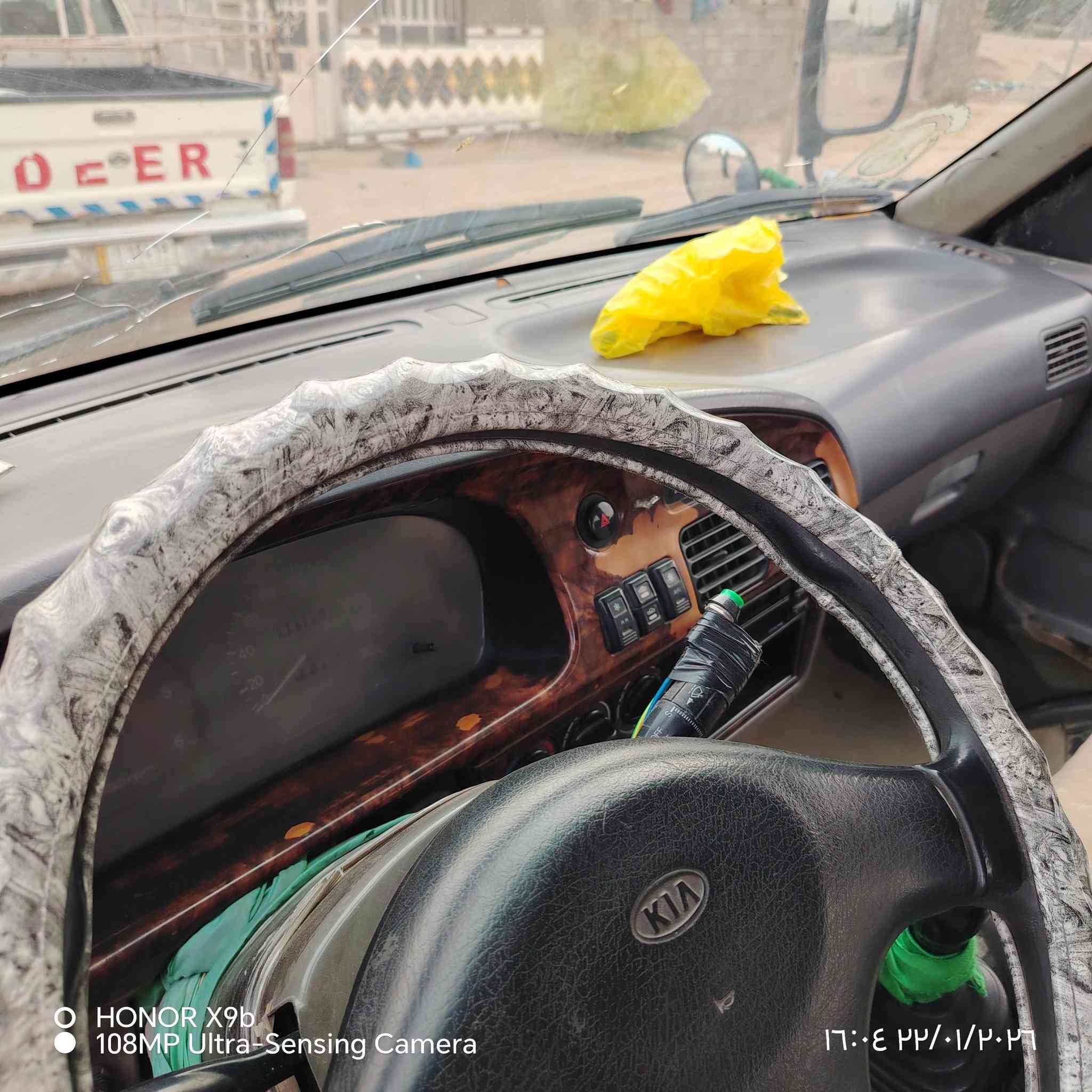 سلام عليكم سياره كيه بريجو للبيع موديل 96سياره جاهزه من كلشي حداديه ومكينه وكير مكفولات ورقم سياره انكليزي بسمي ومكاني  نجف على طريق ابو صخير سعر 60وبيها مجال لشراي الرقم الهاتف ***********
