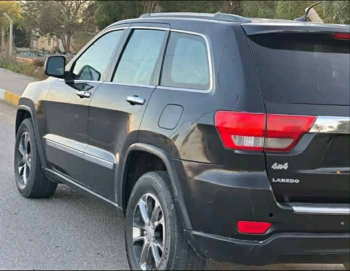 سلام عليكم جيب موديل 13 وارد امريكي بيه جاملغ اليمن فقط او بنيد كلير بدون حادث رقم بغداد بسمي تحويل ثاني يوم مواصفات فور ويل السياره فتحه سقف كشنات كهرابايه بصمه او بصمت ابواب تشغيل عن بعد تحكم ستيرن لايت زنون اصلي دمام خلفي كامره دواره حساسات خلفيه تبريد فول المكان حله محاويل شراي بي خير او يدلل ***********
