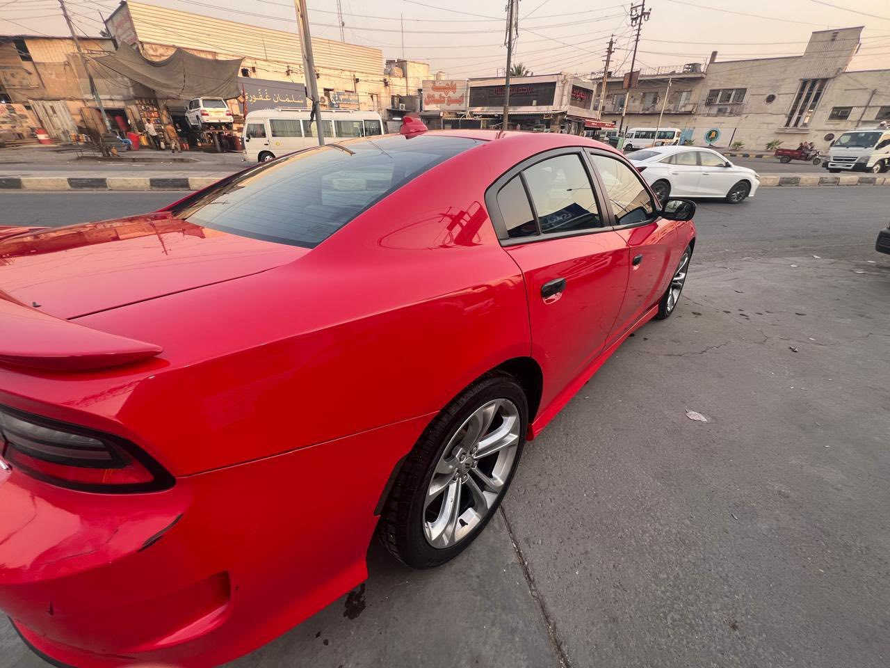 السلام عليكم 
دوج جارجر للبيع 
موديل 21 GT
ماشية 50 الف
بأسمي رقم بغداد 
فول مواصفات عدا الفتحة 
السيارة حيل معتنين بيها من دهن وبانزين وادامة وطلعاتنا بيها على كد الضرورة و هي وارد أمريكي حادثها جنطة بس
و رقم الشاصي موجود بالصور 

مكان السيارة بغداد شارع فلسطين
للأستفسار واتساب او اتصال 
0772 820 6023
وبالخير ع الياخذها
