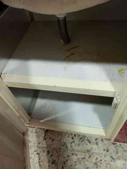 سلام عليكم كاونتر مترين مرمرمستعمل للبيع نظيف جدا كربلاء حي العسكري لعابد ومقابل  لسعر 275وبي مجال ***********او*********** كربلاء
