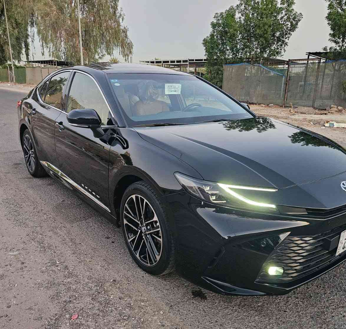تويوتا كامري موديل 2025 وكاله ساز بيه ضمان خمس سنوات
بانزين محرك 2500
ماشية 8500 
حساس امامي خلفي
رادار توقف ذاتي امامي خلفي
بصمة تشغيل 
فتحة سقف
كرسي كهرباء
فول تحكم ستيرن
شحن لاسلكي
بردا كهرباء 
جلد لون قهواي
مكفولة من البارد والصبغ تبديل مكان سياره بغداد نفق الشرطه 
تلفون ***********
