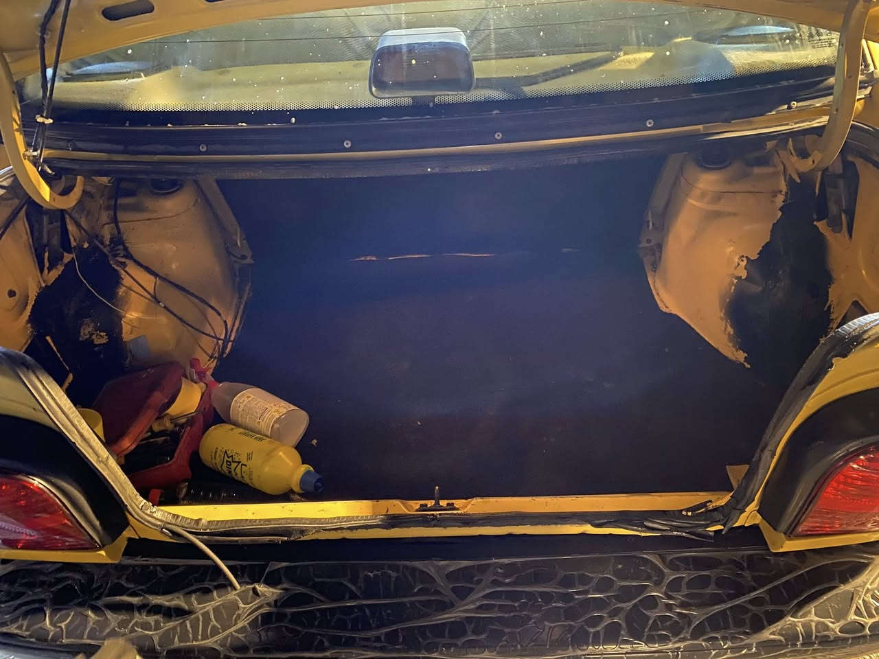 السلام عليكم اخوان سايبا موديل ٢٠١٢ تحويل مباشر بأسمي مكينه خير من الله صدر جديد شرط امامي خلفي شواصي مكفولات سياره جاهزه من كلشي مصفره هيئه وغرامات سنويه لل٢٠٢٨ بيها فقط باب مال عبري مبدل وجاملغ مبدل فقط تبديل سعرها ٣٠$ وبيها مجال للطيبين مكاني بغداد الشعب حي التجار رقم/***********
