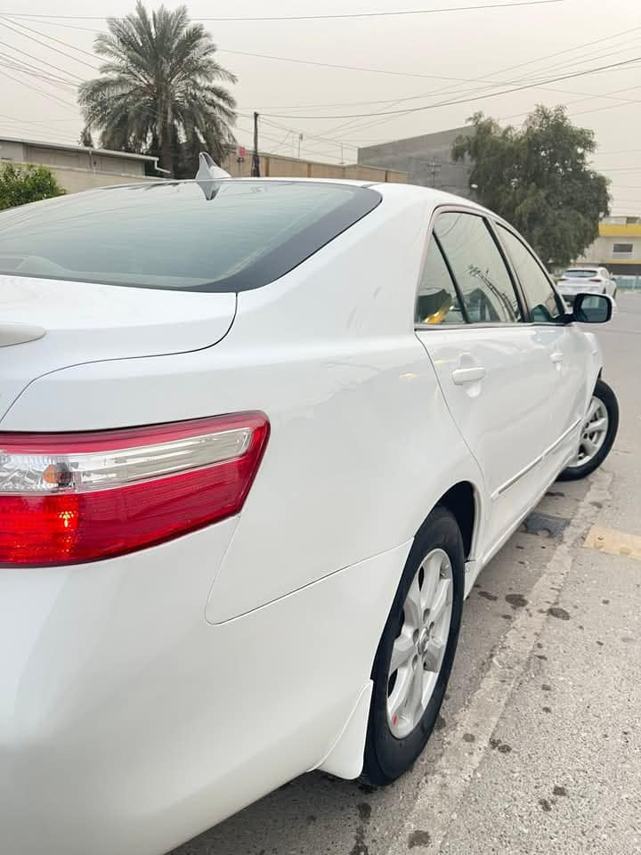 تويوتا كامري GLX خليجي 2009 فول مواصفات 

شاشة كبيرة 
كاميرا خلفية 
حساسات (خلفي + امامي) بلادي 
فتحة سقف
بردة خلفية كهرباء (بلادي)
اشارة بالمري
كروس سرعة 
داخل صاج 
سيارة نظيفة جاهزة واحلى من الصور 
بيها صبغ حزام بدون دواخل 
قمارة و بنيد و تكم بدون صبغ 
بجم و حوض كبس  
السيارة ماشية 170 KM
العنوان بغداد العامرية 
السعر 97$ ورقة وبيها مجال بسيط 

***********
***********
