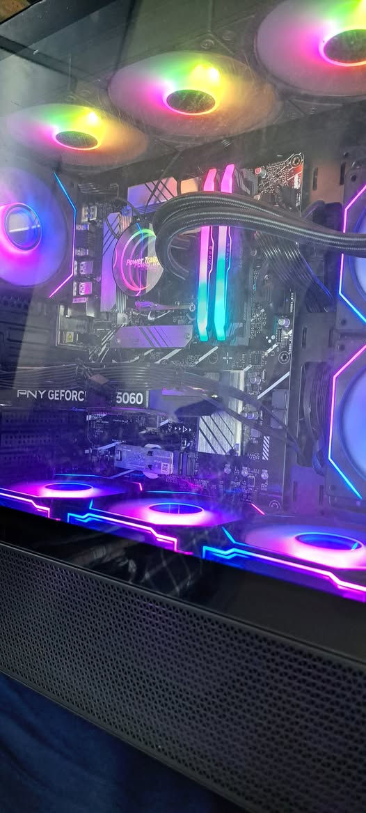 كيس تجميعه للالعاب كوراي 5 جيل 14

المعالج  intel core i5-14400f

التبريد مائي  great wall water cooling 360m

الرام- Lexar ARES RGB DDR5 32 gb- 6400

المذربورد   asus b760 plus ddr5

الهاردات  m.2 nvme 1tb

كرت الشاشة  pny rtx 5060 8gb oc dual

البور سبلاي ZUMAX PSU 750W  

كيس  x factor case 6 fan

سعر الكيس 1.400  رقمي ***********

بغداد شارع الصناعه لايوجد توصيل
