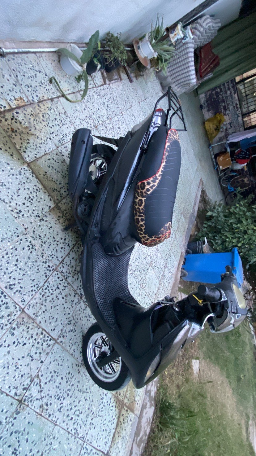 الدراجه خير من الله ما متعوبه المكينه خرسه ما ينسمع صوتها كهربائيات كلها شغاله لايت عالي ناصي زنون الدراجه احله من الصور المكان البياع شرطه الخامسه 