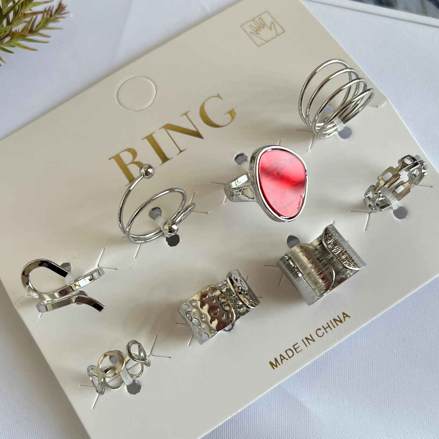 ⁨ محابس اطراف ستانلس ستیل جودة عالية جداً ✨ 
- السعر : 4 و 5 الاف فقط 
- التوصيل متوفر لكل المحافظات 
- خصم %10 على الطلب القادم 
- للطلب أو الاستفسار مراسلة الصفحة⁩ 🤍✨


**إذا كنت صاحب هذا الإعلان وتريد حذفه لأي سبب، رجاءا أرسل رسالة إلى الدعم الفني**