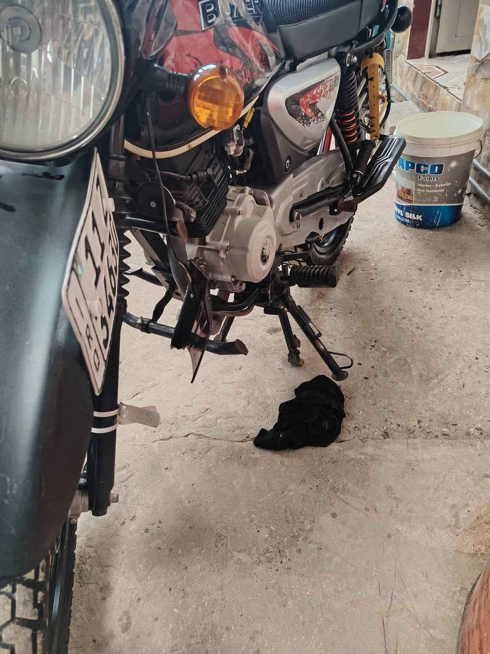 السلام عليكم دراجه بوكسر موديل ٢٣ مرقم بغداد انكليزي للبيع دراجه كامله اي نقص مابيه تراي وين متريد انطيك بيه السعر مليونين و500 وبيه مجال حق الجيه العنوان هيت ***********
