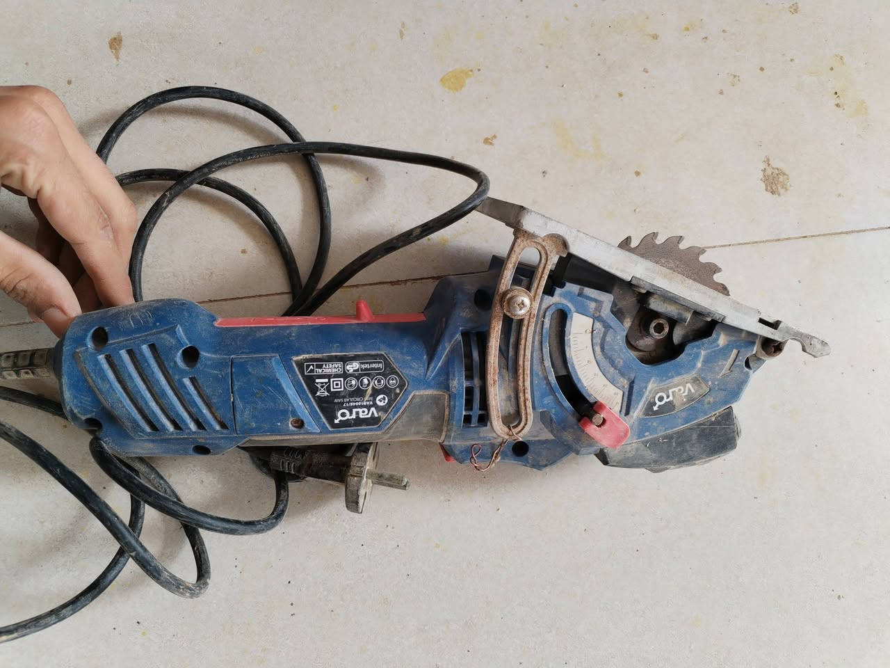 السلام عليكم من رخصة الادمن المحترم عدد يدويه بيهن فحم وبيهن شغال كل قطعه بسعر يوجد توصيل لجميع المحافظات 5 الاف


**إذا كنت صاحب هذا الإعلان وتريد حذفه لأي سبب، رجاءا أرسل رسالة إلى الدعم الفني**