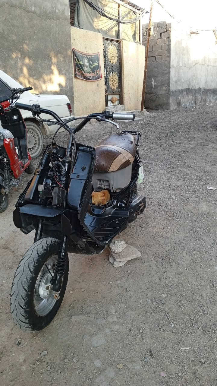 سلام عليكم للبيع او مراوس حسب القناعه دراجه 9 زروف جديده محرك ناعم ما نقصه شي ضفيره كامله شلعه ومعدل فول مكاني بصره حيانيه سعر 220 وبيه مجال قليل كلش *********** ما عاجبك السعر اعبر المنشور والسوك كلشي بي
