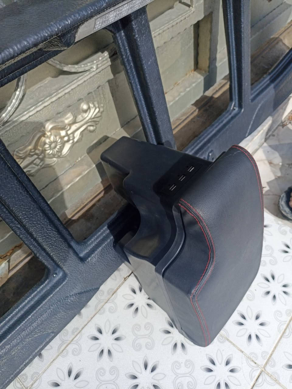 سلام عليكم دوله الاغراض مال مرزي هايلوكس مستعمل شهرين فقط سعرهن 235الف وبي مجال ***********
