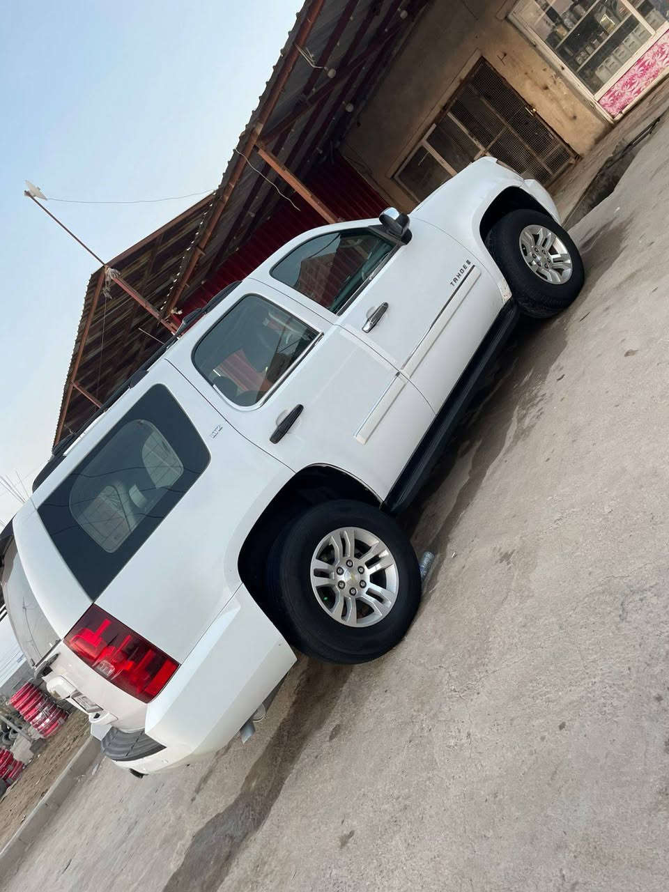 السلام عليكم 
تاهو بتره 2007 سياره جديده مكفوله من الضربه والكص بيه مكاين تكحيل وبارد فقط 
مواصفات LTZمعروفه بعد مواصفات
   تحكم مري  فتحه سقف كشن كهربائي شاشه تاب داخل مشمشي حداده ومكينه وكير وتبريد 
ويل 20 سياره جاهزه خير من الله 
مكاني البصره القرنه 
السعر 190 رقم العاتف ***********

