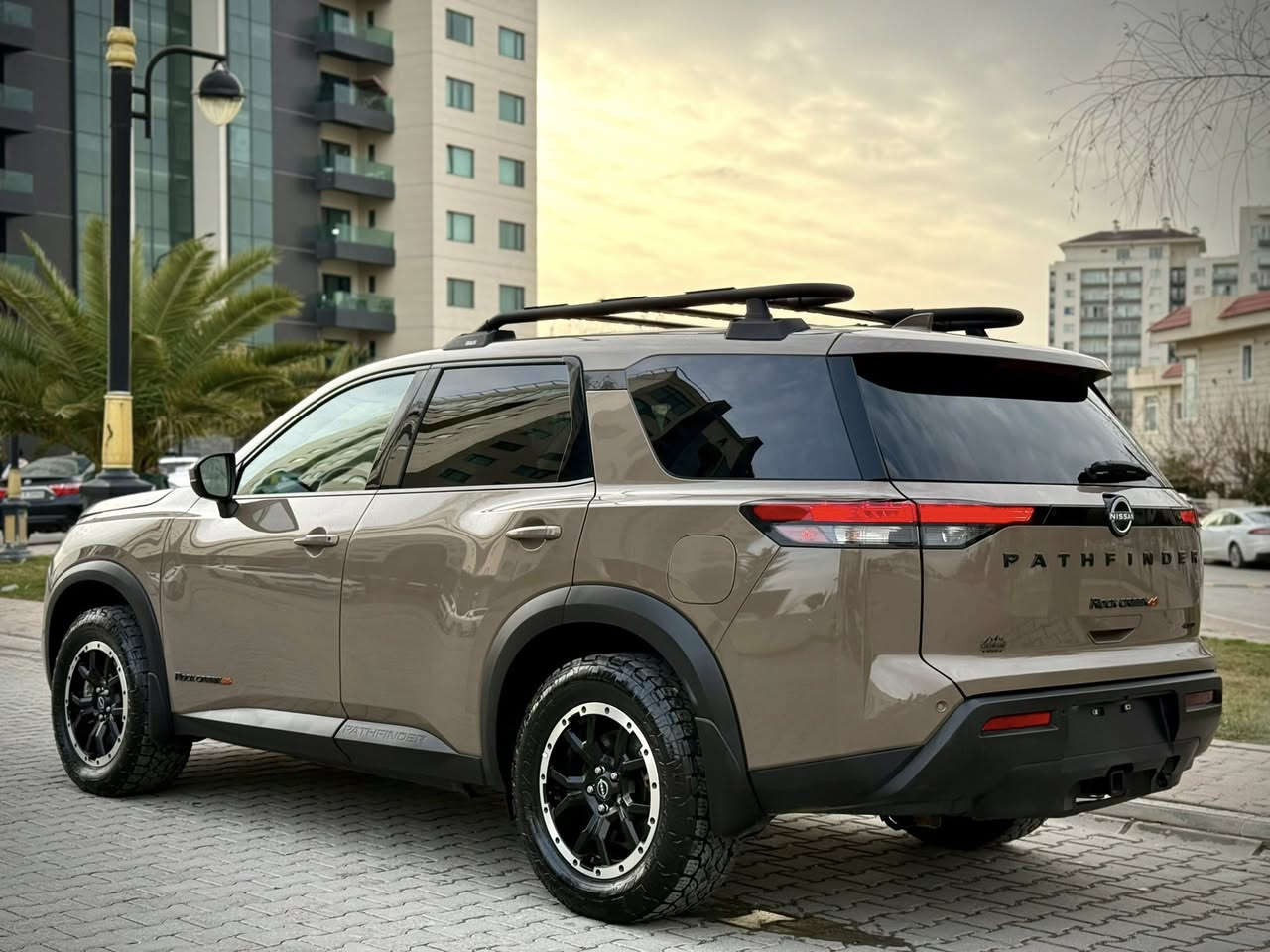 NISSAN PATHFINDER   ROCK CREEK
نيسان پاسفاندر روك كريك
سياره فور ويل 4*4
قفل اكسل
نيزام اوف رود
تايرات اوف رود
‎الموديل : 2024
‎نوع المحرك : 6 سلندر (3.5L)
‎عداد المسافه:17 الف فقط
‎الضرر: كما موضح بالصورة.  
حادث  خفيف جدا دعامي امامي فقط بدون دواخل بدون صبغ سياره 
ايرباك استيرن و برده راجع سيستم بيلادي 
‎بدون رقم تترقم شمالي فقط ( اربيل - دهوك - سليمانية )
‎المواصفات: 
‎ستيرن تدفئه
‎خمس كاميرات (360)
‎بصمه تشغيل
‎بصمة اربع ابواب
‎تشغيل عن بعد 
‎كشنات تدفئة 
‎ستيرن تدفئة 
كشنات جلد
WIFI,Carplay,Navigation,
LOCK4WD،off-roadpages
‎كشنات كهرباء
‎رادار امامي
‎رادارات جانبيه
‎رادار خلفي
‎حساس خلفي
‎شاشه كبيرة
‎مانع انزلاق
‎كروز سرعه
‎هاند بريك بصمه
‎اوتو هولد
‎نظام ايكو نورمال سبورت
‎صندوق كهرباء
‎7 راكب
‎3 معقد
📍مكان سليمانية
‎للأتصال والأستفسار📞
***********
