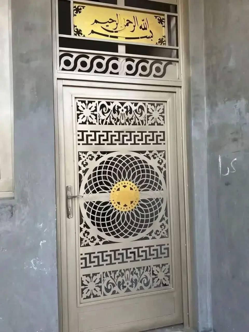 صبّاغ متفرّغ حالياً للعمل
نقدّم جميع أعمال الصبغ الخارجي والداخلي، وصبغ السطح بجميع أنواعه، إضافة إلى أعمال الماستك والتابكو والناشنل والرافكوت وغيرها.
شغل نظيف، تسليم كامل، وأسعار مناسبة.
صور أعمالنا متوفرة.
للتواصل: *********** اتصال أو واتساب
أصباغ أبو جنيد ....من الله توفيق
